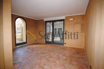 Affitto 3 vetrine, Livorno Affitto 3 vetrine, Livorno