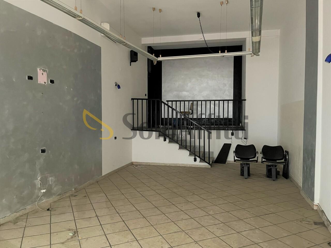 Affitto 2 vetrine, Catanzaro foto