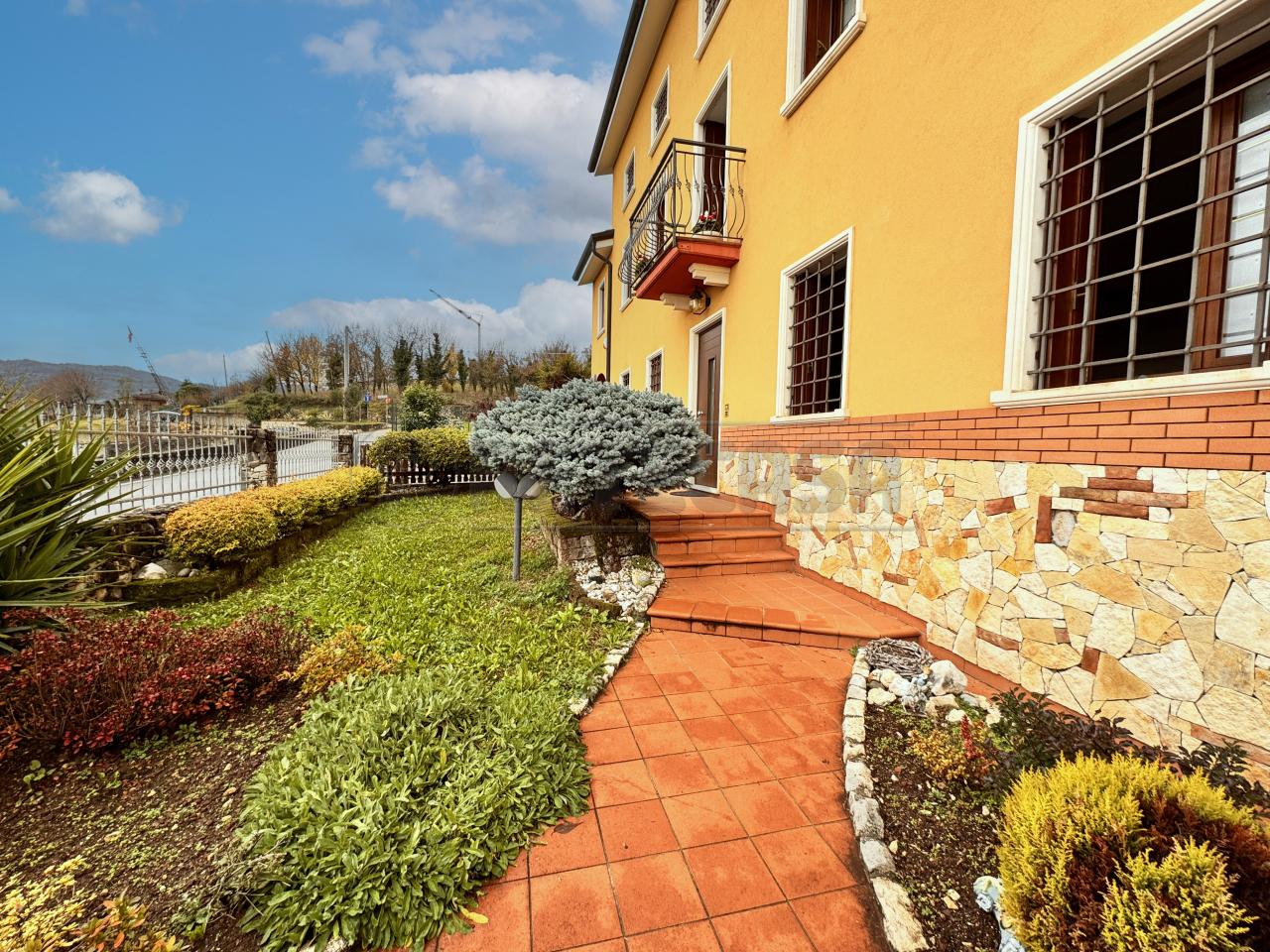 Vendita Multivani, Cornedo Vicentino foto