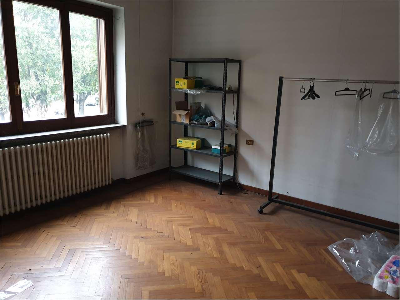 Vendita vendita, Busto Arsizio foto