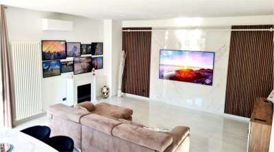 Vendita vendita, Luni Vendita vendita, Luni