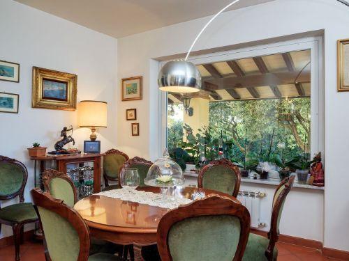 casa indipendente in vendita a Carrara in zona Stadio