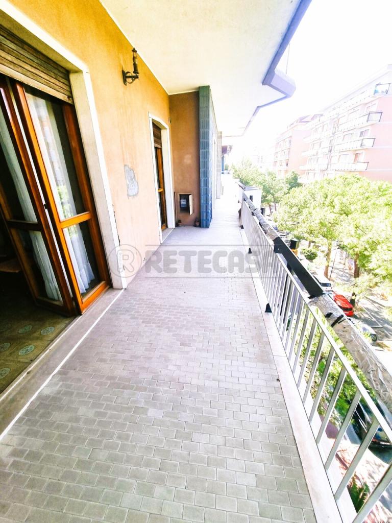 Venta Cuatro habitaciones, Pescara foto