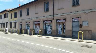 Vendita Negozio, Magenta