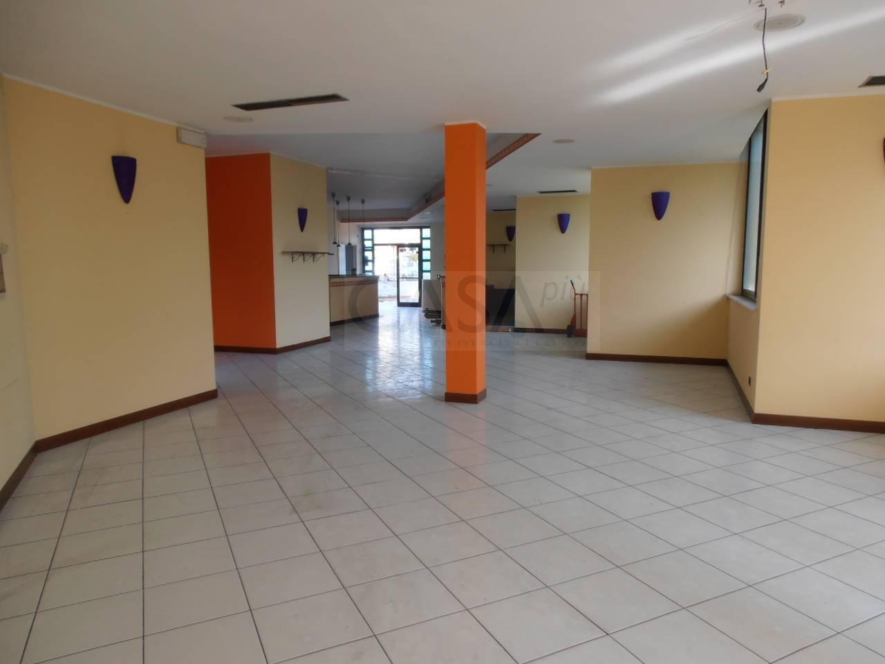 Affitto Locale commerciale, Grottammare foto