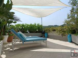 Sale Attico, Capraia e Limite