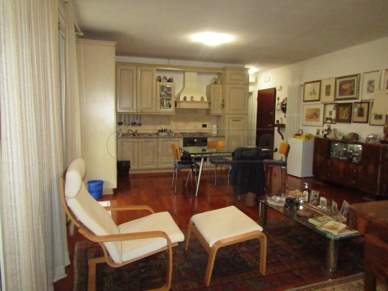 Venta Pentavani, Rosa foto