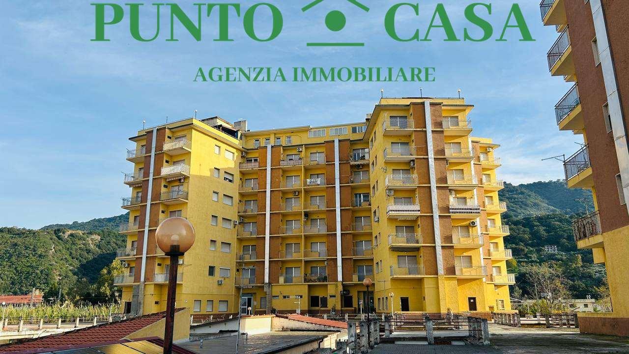 Sale vendita, Falerna foto