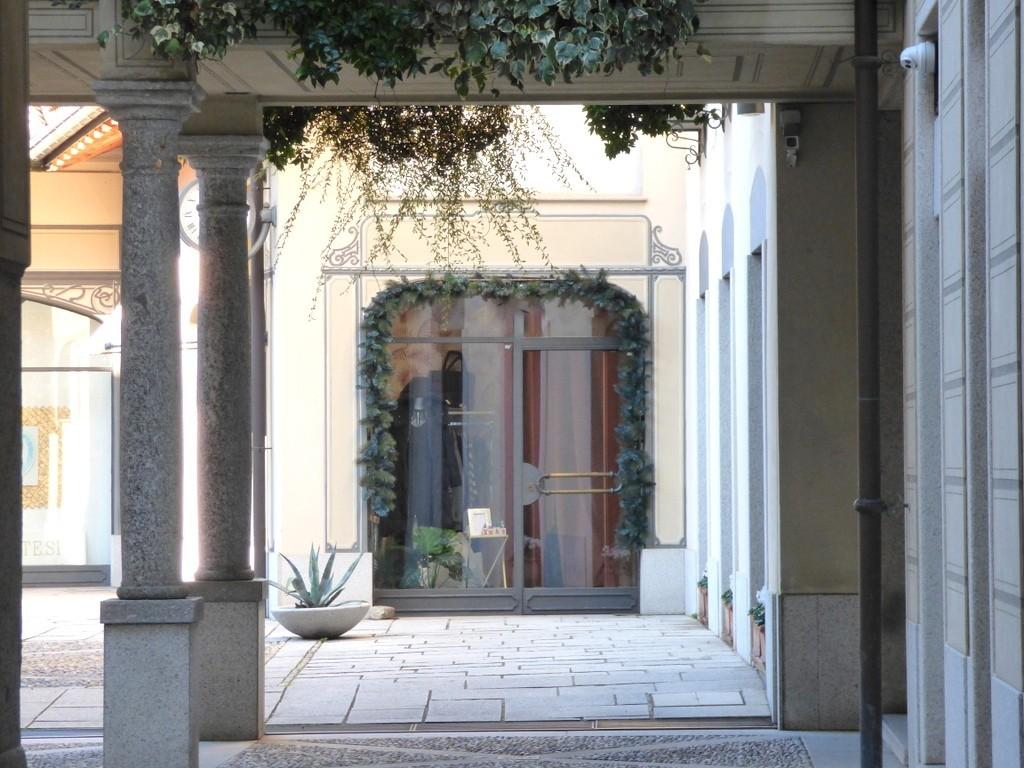 Rent Negozio, Seregno foto