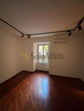 Renta Cuatro habitaciones, Napoli