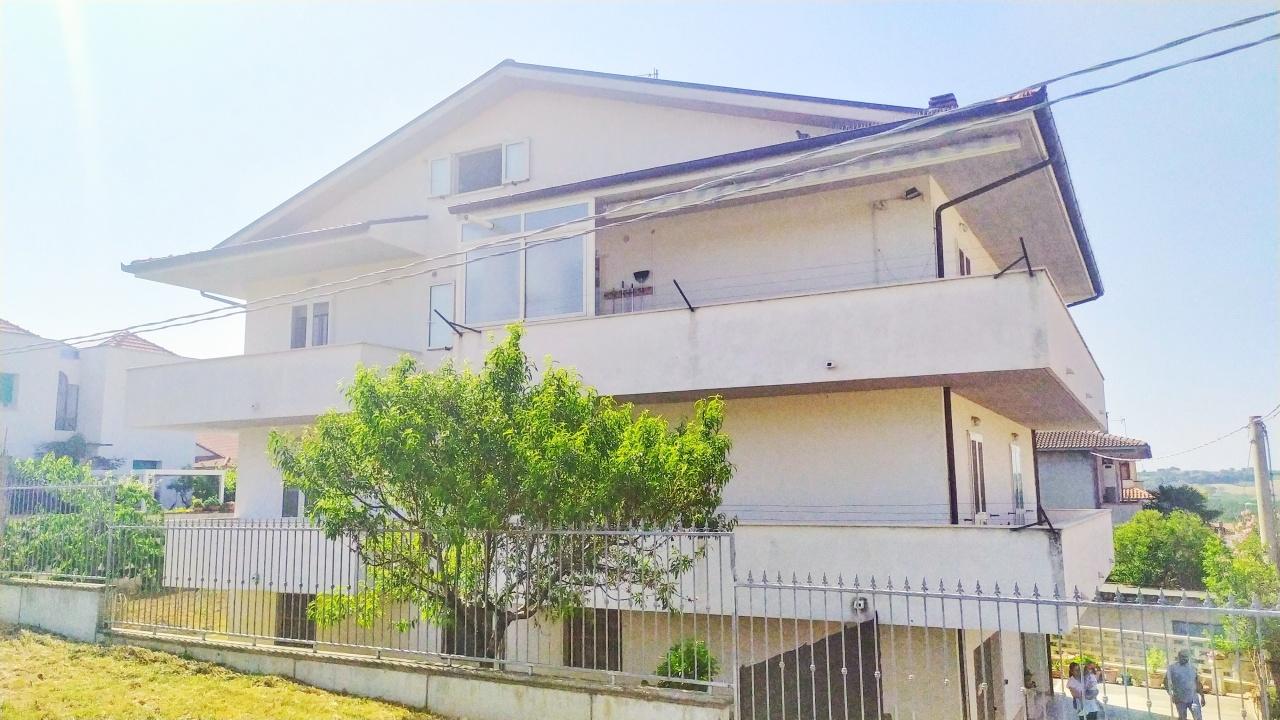 Sale Con giardino e, Casalincontrada foto