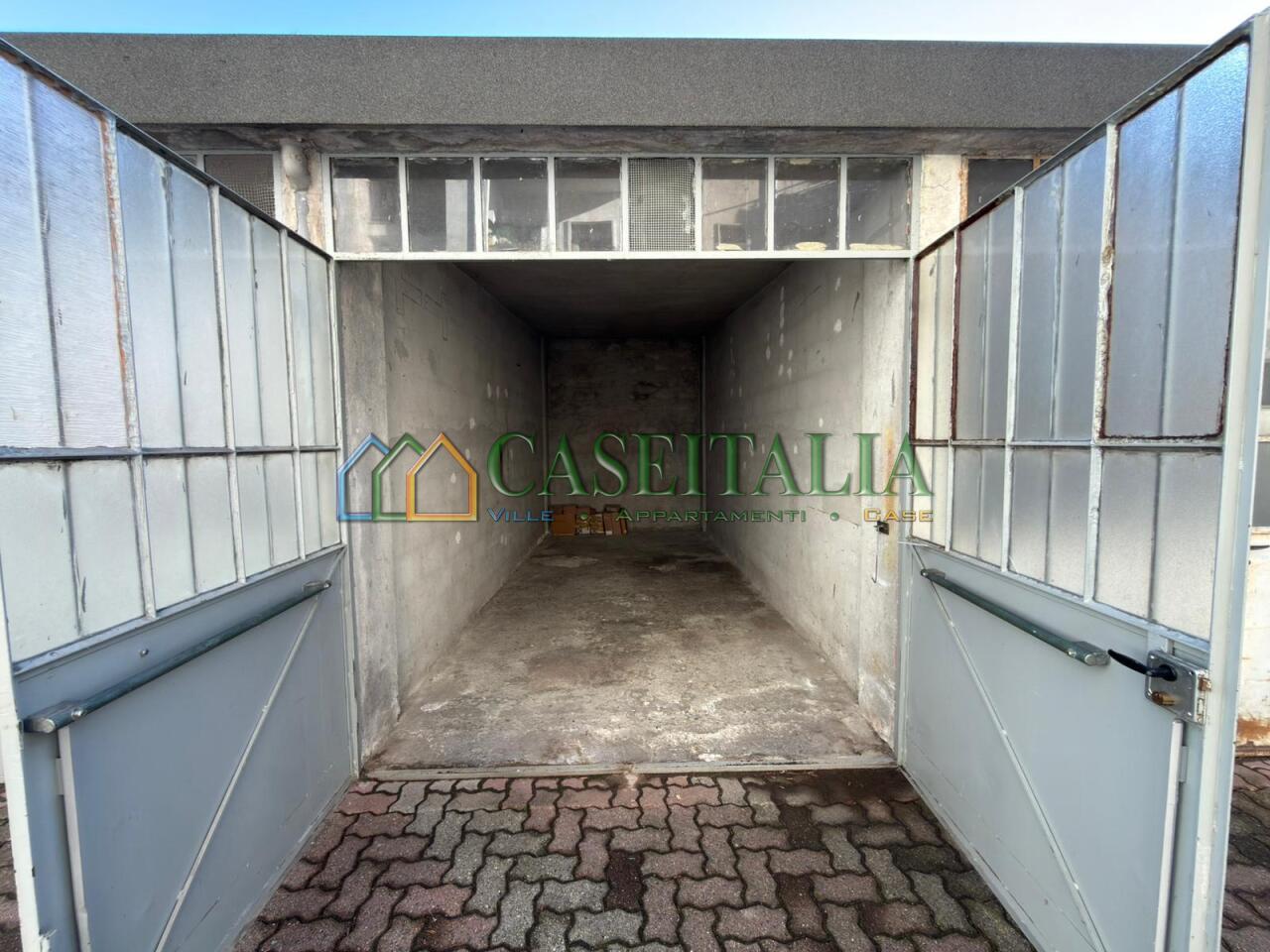 Vendita Locali commerciali, Banchette foto