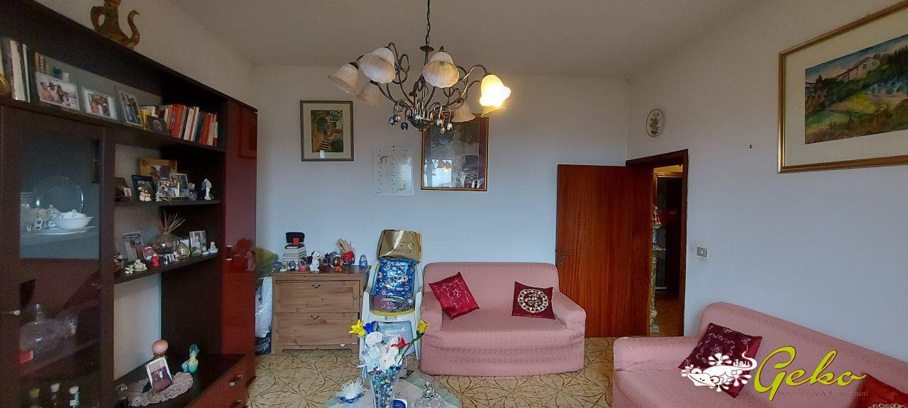 Venta Cuatro habitaciones, San Gimignano foto