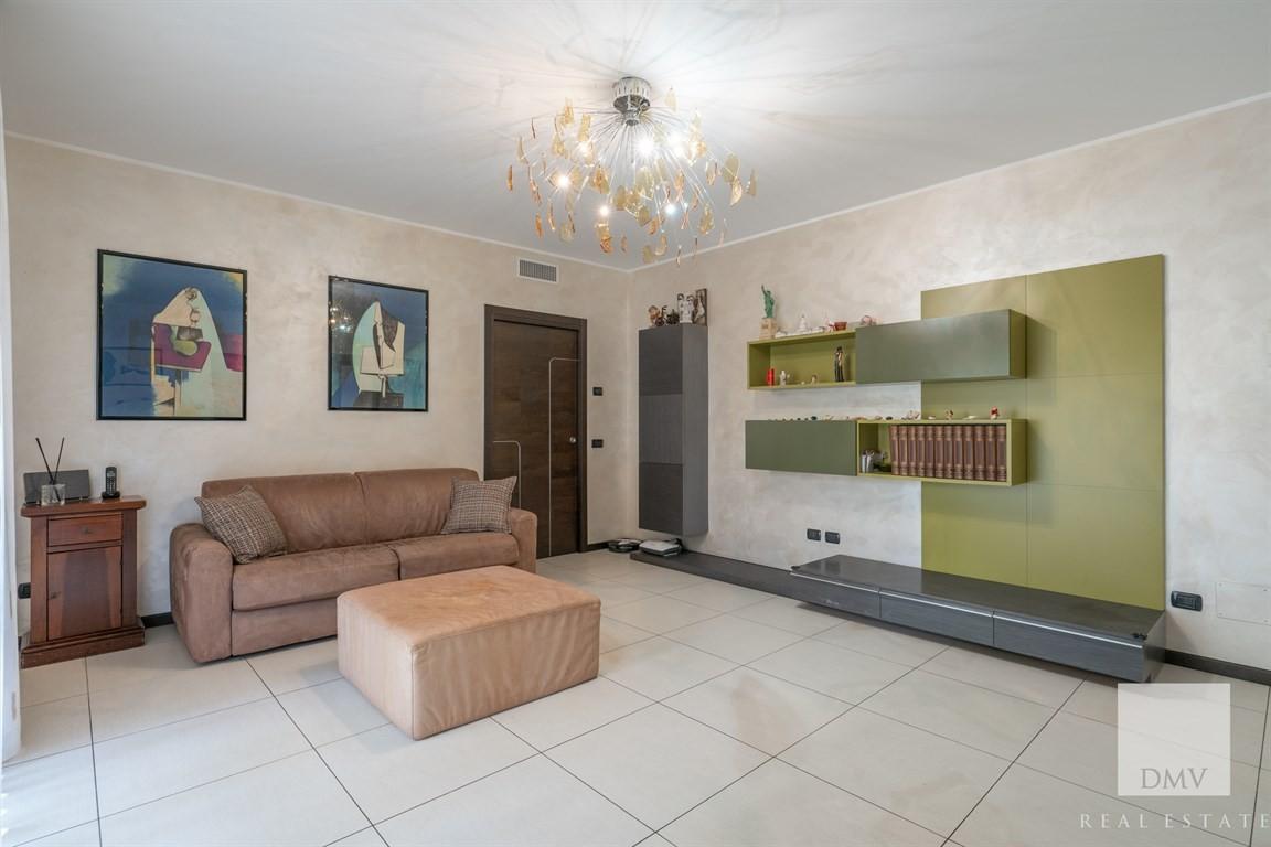 Sale Appartamento, Pessano con Bornago foto