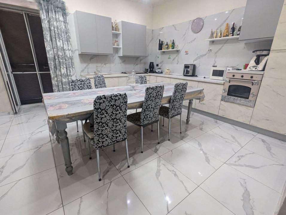 Venta Cuatro habitaciones, Torre Annunziata foto