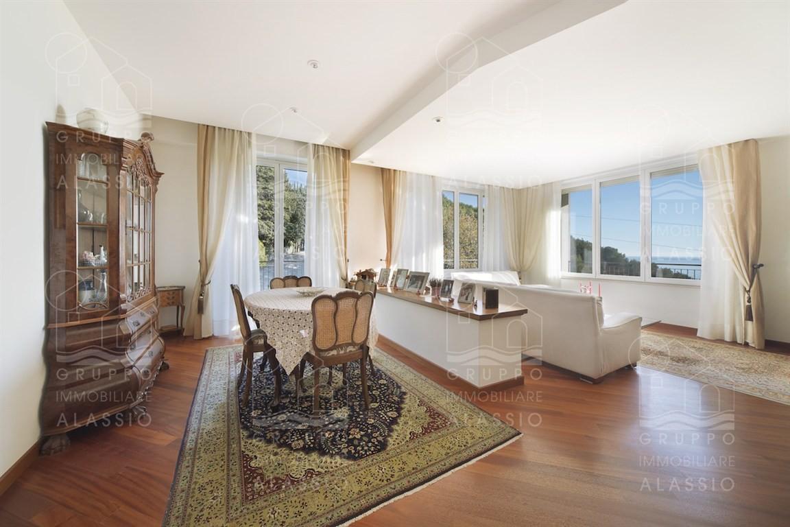 Venta Villa, Alassio foto