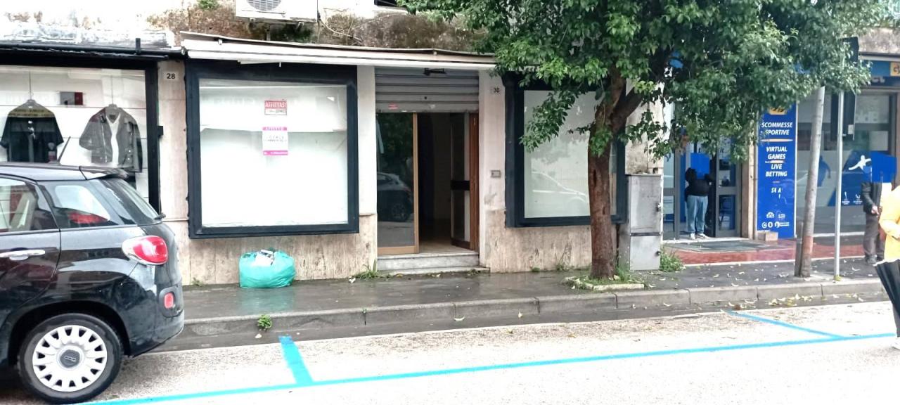 Affitto Locale commerciale, Maddaloni foto