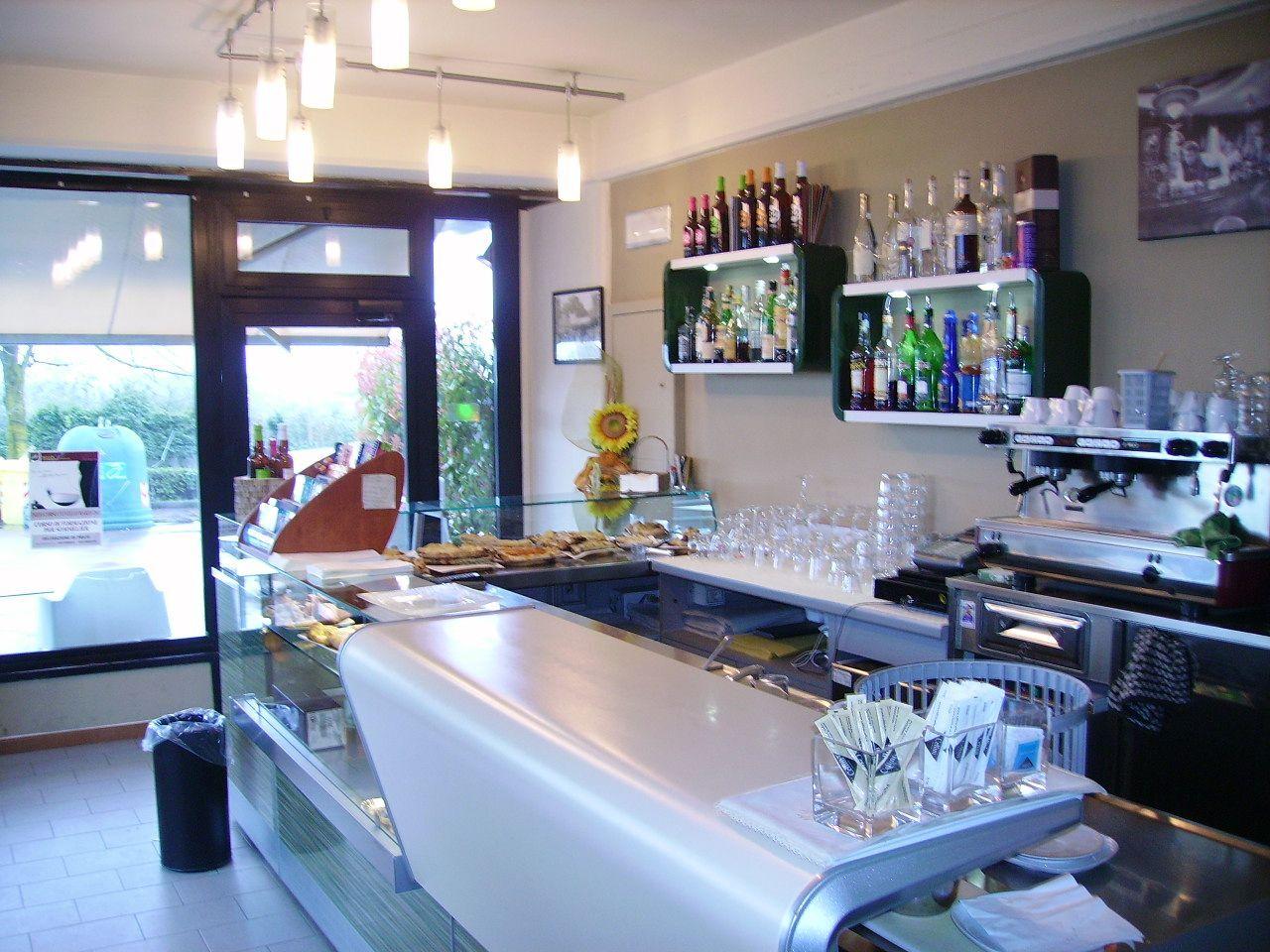 Vendita Snack Bar , Montale foto