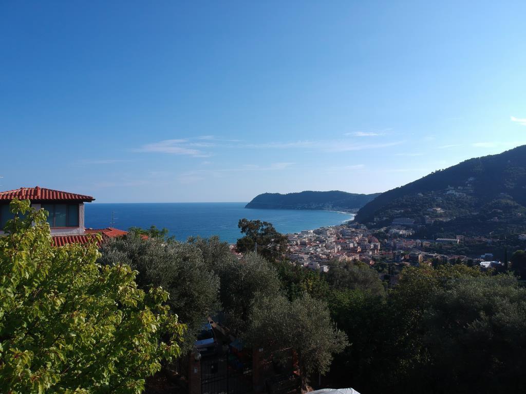 Sale Homes, Alassio foto