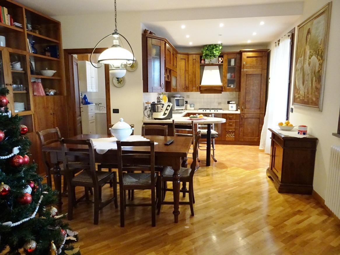 Vendita Pentavani, Cecina foto