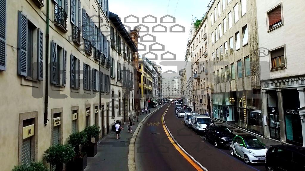 Renta Casas, Milano foto