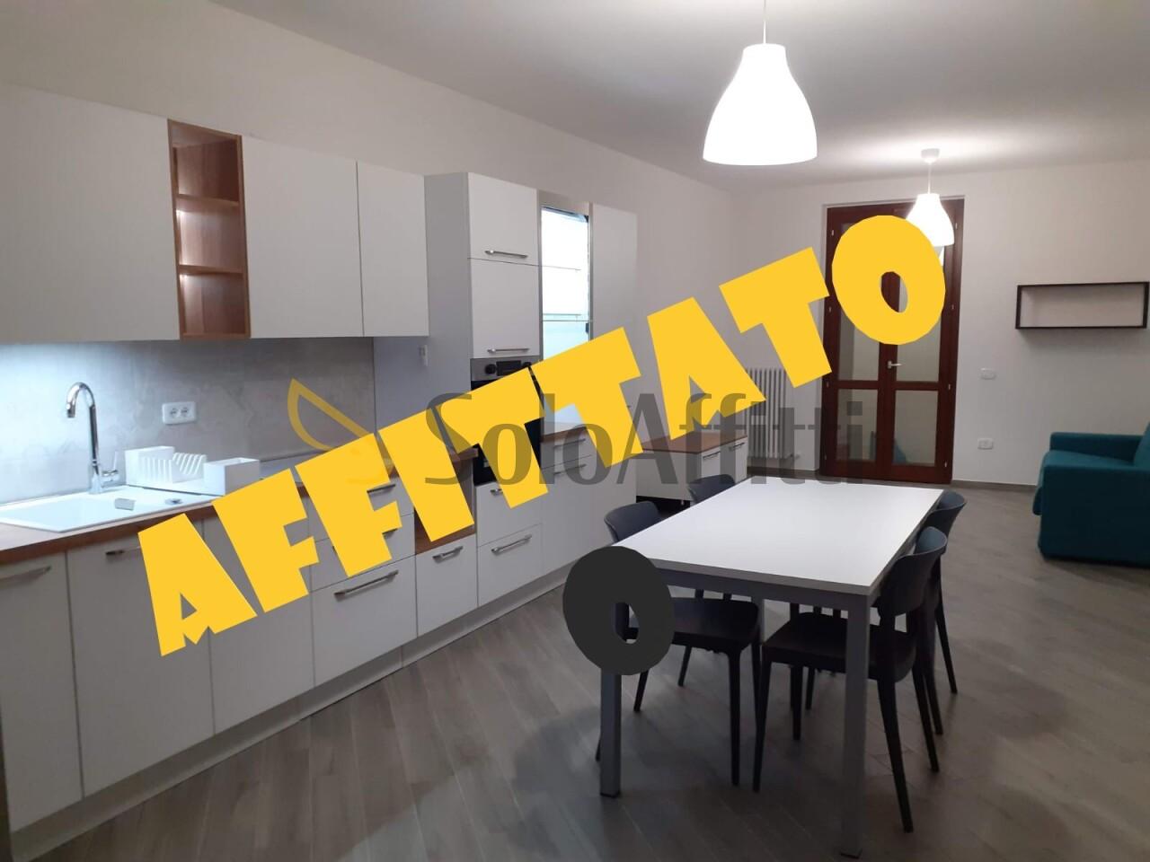 Rent Four rooms, Polverigi foto