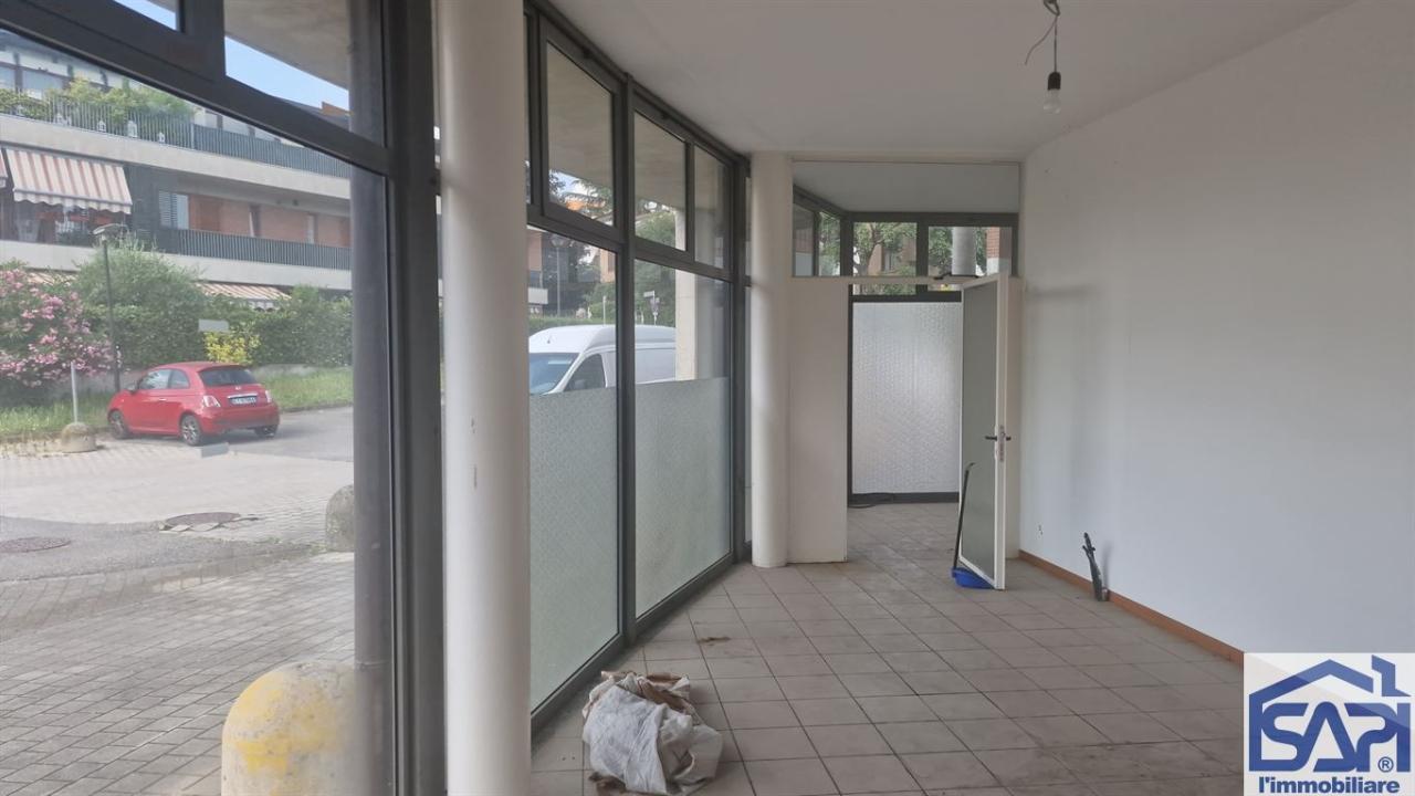 Vendita Negozio, Renate foto