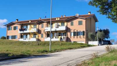 Mieten Vier zimmer, Serra de' Conti Mieten Vier zimmer, Serra de' Conti
