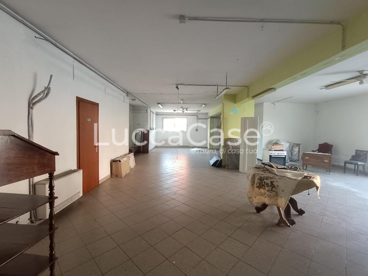 Rent Locale commerciale, Altopascio foto