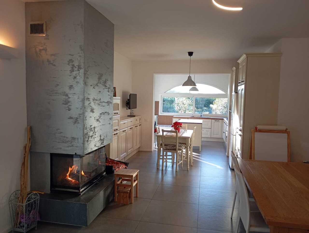 casa indipendente in vendita a Sarzana