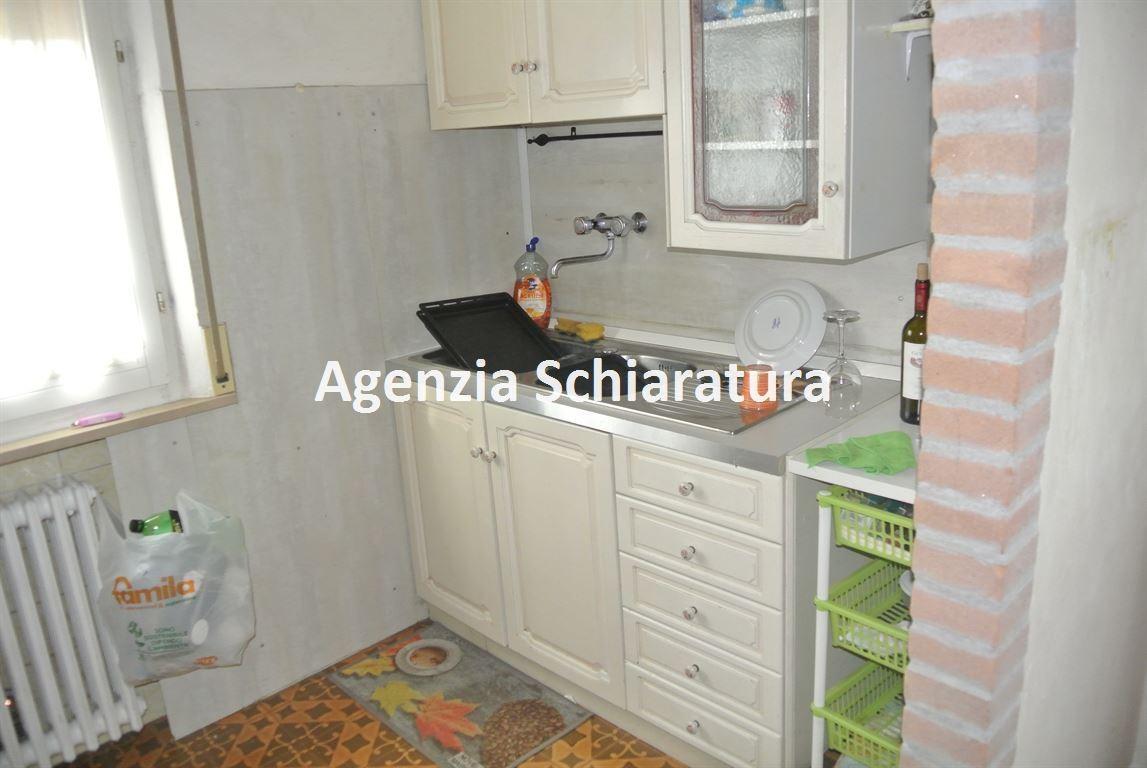 appartamento in vendita a Vallefoglia in zona Montecchio