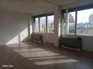 Rent Four rooms, Genova