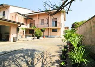 Sale Villa trifamiliare, Limbiate