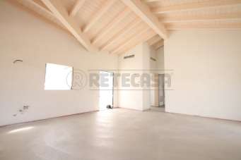 Venta Casas, Longare