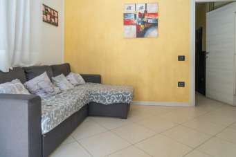 Venta Trivani, Elmas