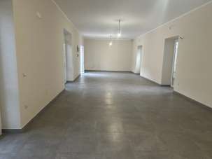 Renta Locale commerciale, Parete