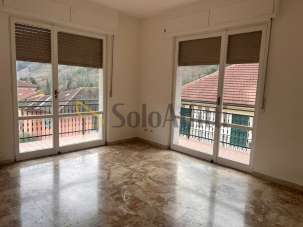 Mieten Vier zimmer, Mezzanego Mieten Vier zimmer, Mezzanego