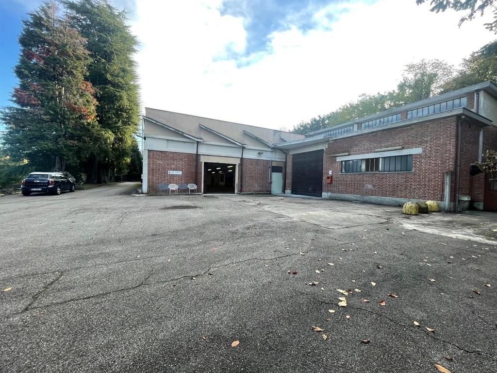 Rent Capannone, Buguggiate foto