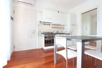 Renta Dos habitaciones, Creazzo