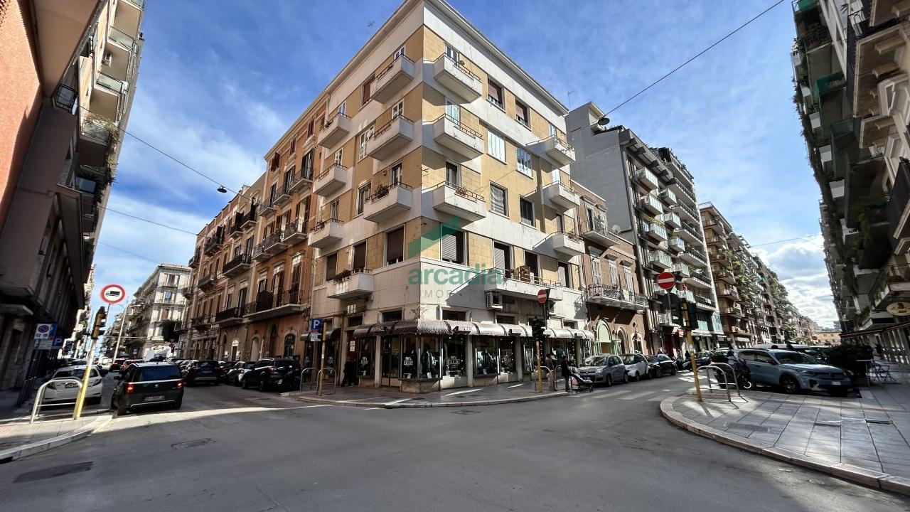 locale commerciale in vendita a Bari in zona Murat