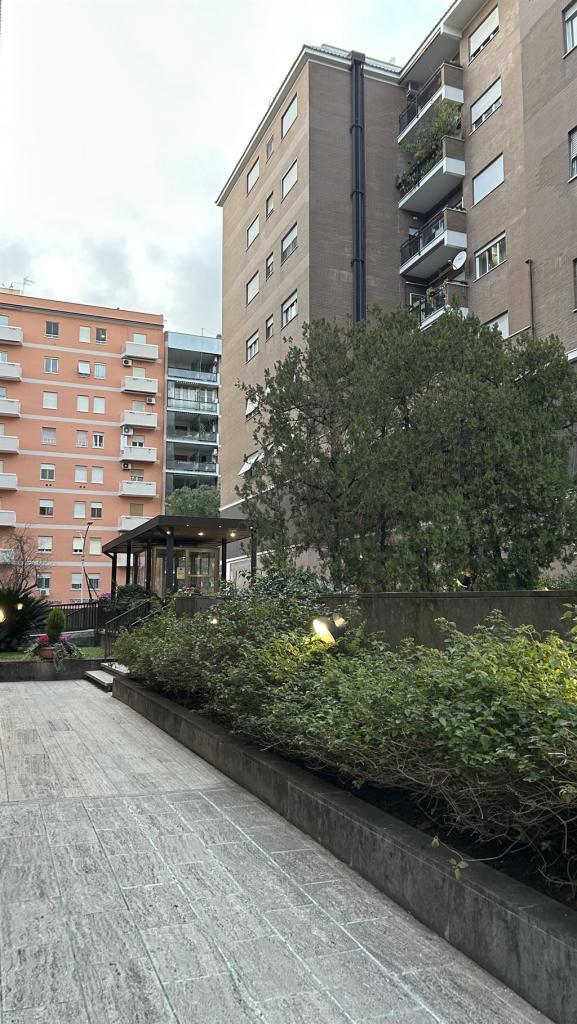 appartamento in vendita a Roma in zona Ostiense