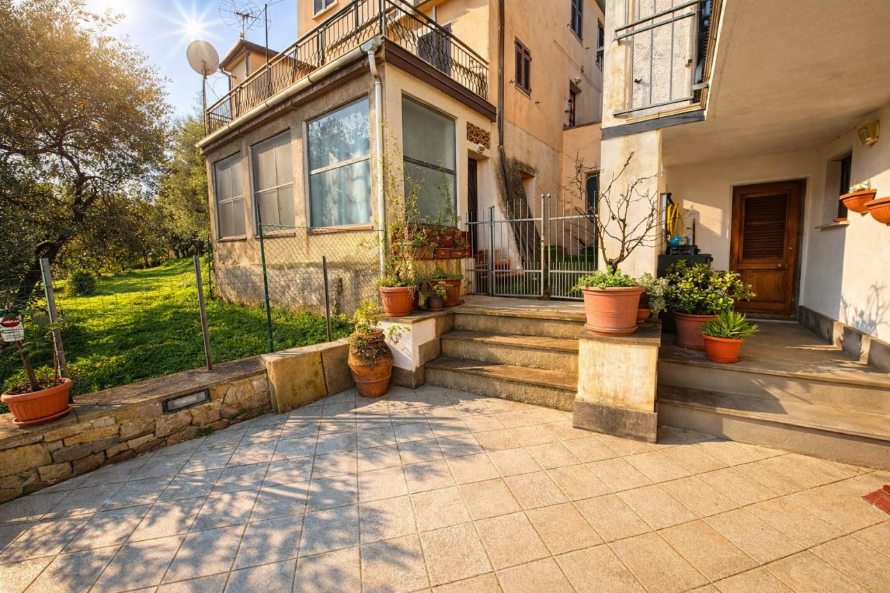 casa indipendente in vendita a Follo in zona Bastremoli