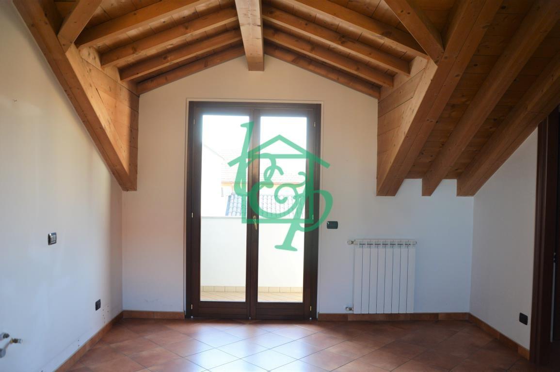 Affitto Appartamento, Vimercate foto