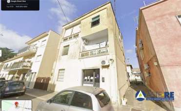 Venta Trivani, Latina