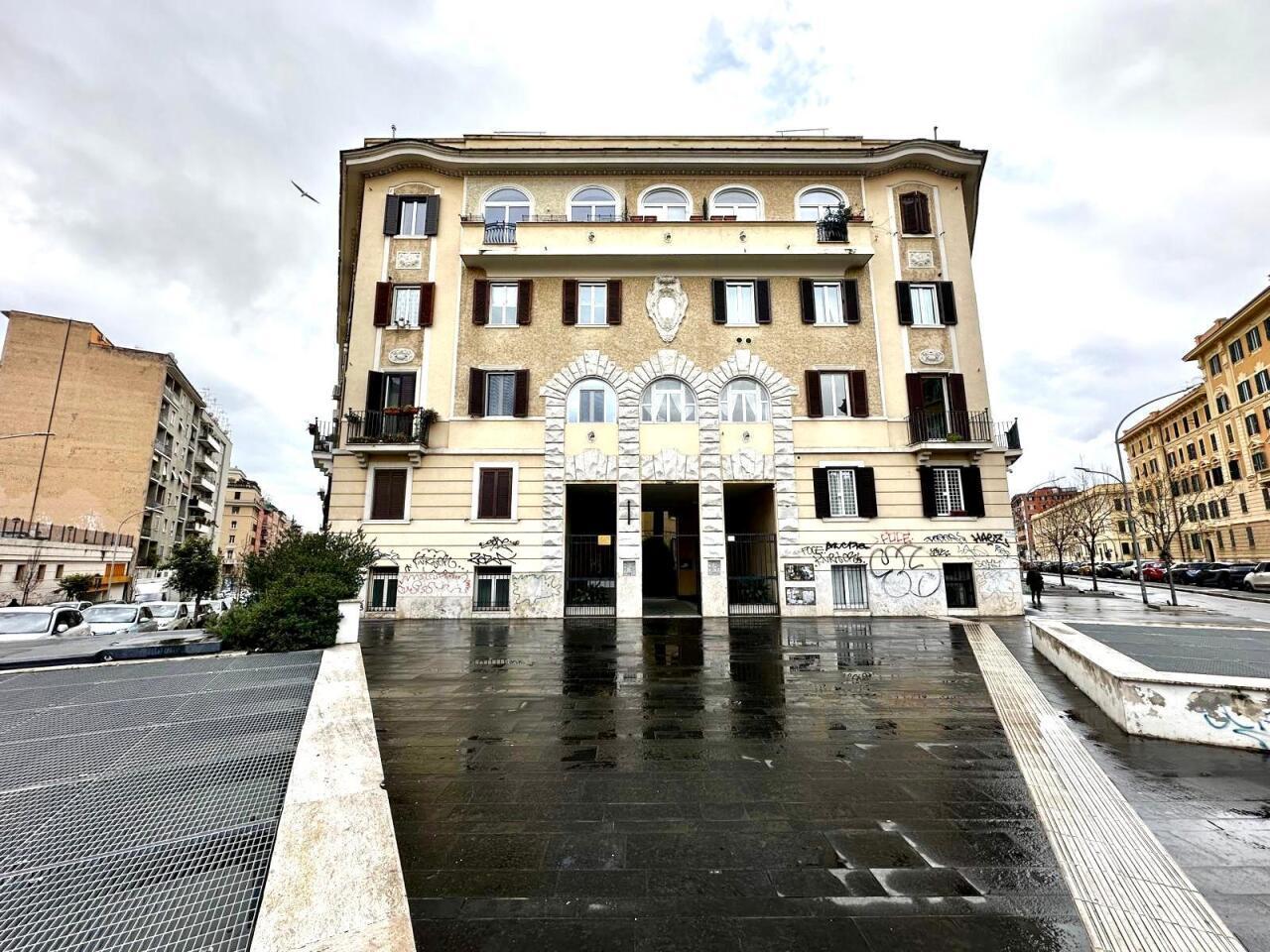 appartamento in vendita a Roma in zona Tuscolano