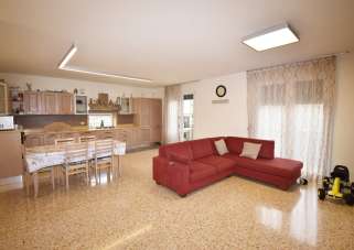 Venta Cuatro habitaciones, Chiampo Venta Cuatro habitaciones, Chiampo