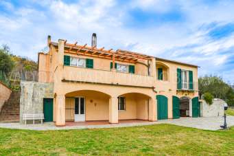 Rent Four rooms, Orco Feglino