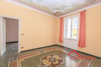 Affitto Esavani, Genova