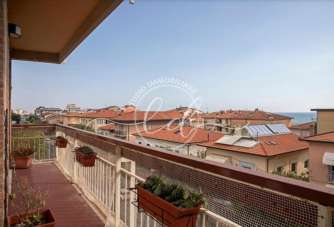 Rent Four rooms, Camaiore Rent Four rooms, Camaiore