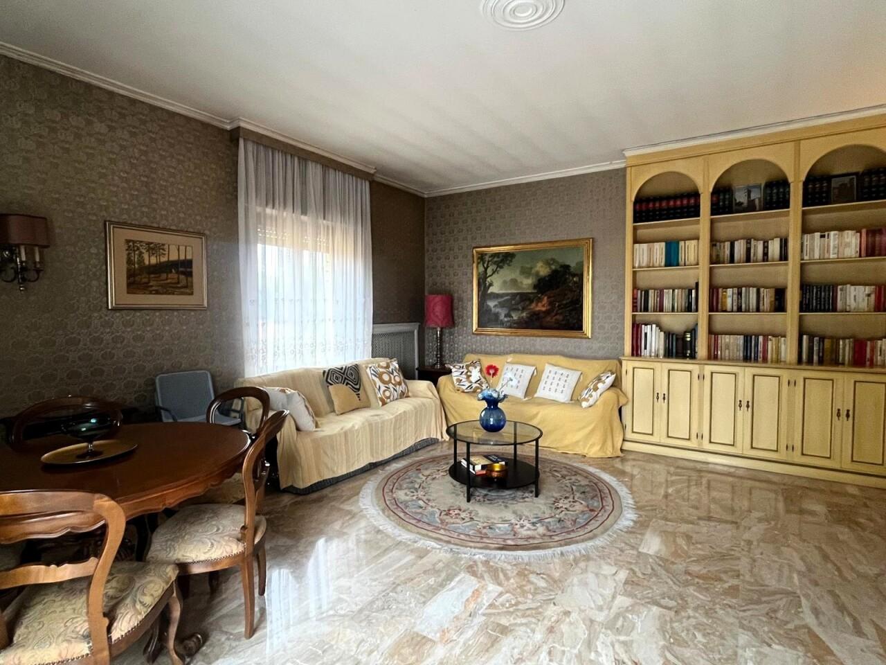 Vendita Eptavani, Ostra foto